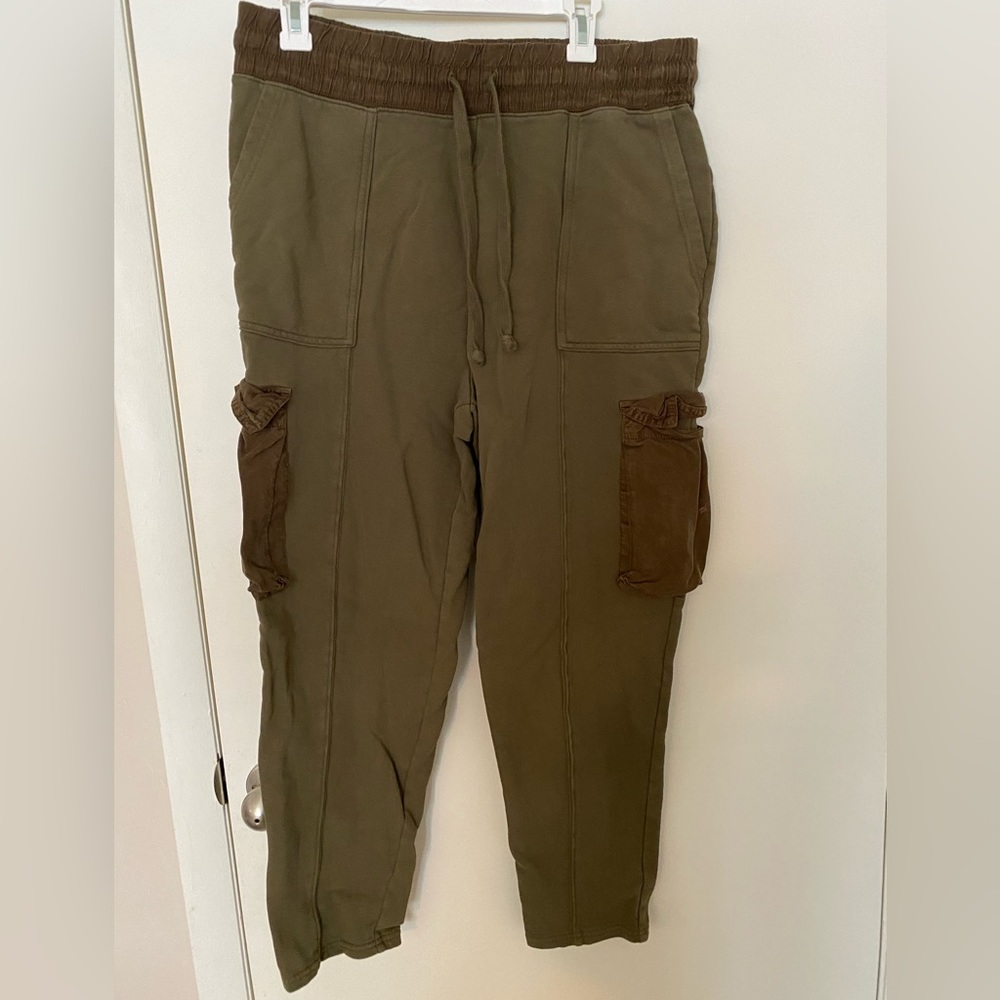 Olive green Fabletics jogger